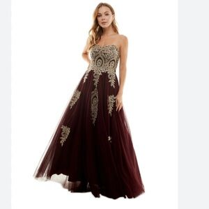 Say Yes to the Prom Macy’s Maroon Rhinestone Embroidered Strapless Gown Size 7